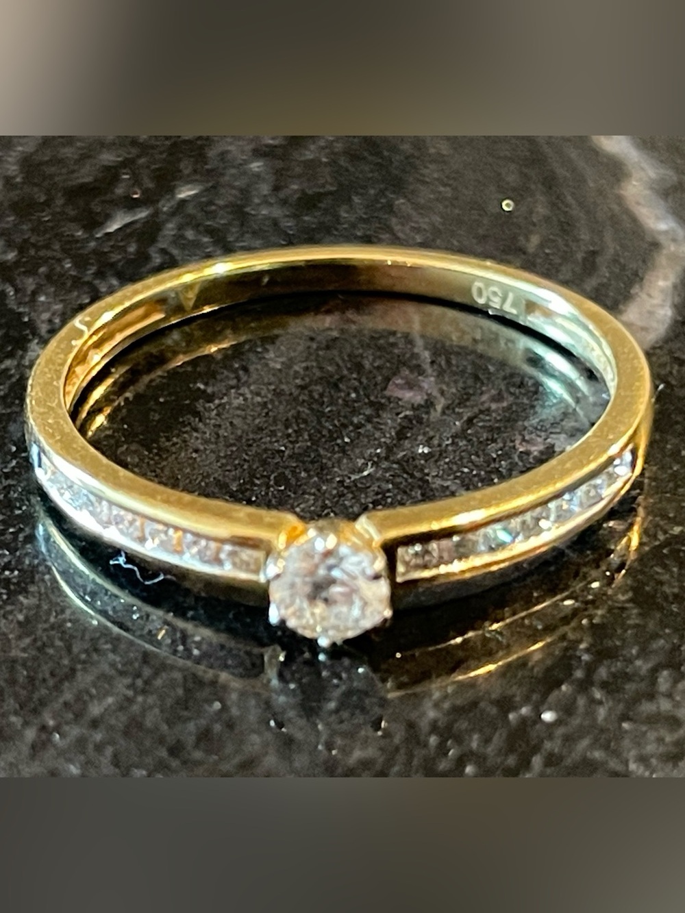 18K yellow gold Diamond Solitaire Ring